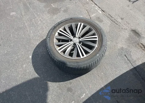 2019 Volkswagen Tiguan 2.0T Se/2.0T Sel/2.0T Sel R-Line/2.0T Sel R-Line Black z USA, uszkodzony, nr VIN 3VV3B7AX4KM075555